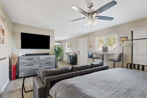 1 chambre, fer et planche à repasser, Wi-Fi, draps fournis