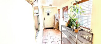 Beautiful Retreat Home in The North Valley - 2 miles from Dtwn Albuquerque