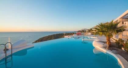 Country House 'Kaladi Rock Avlemonas' with Sea View.