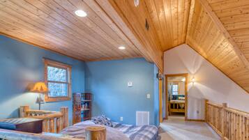 4 bedrooms, iron/ironing board, travel cot, WiFi