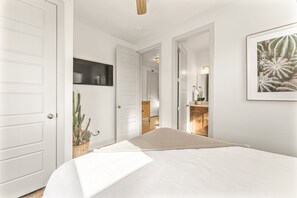 5 bedrooms, free WiFi, bed sheets