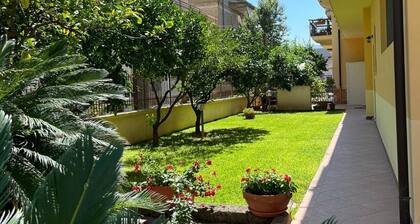 Ferienwohnung 'Giardino Di Marianna a Fondi' mit Gemeinschaftsgarten, WLAN und Klimaanlage