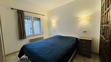 2 chambres, fer et planche Ă repasser, Wi-Fi gratuit, draps fournis
