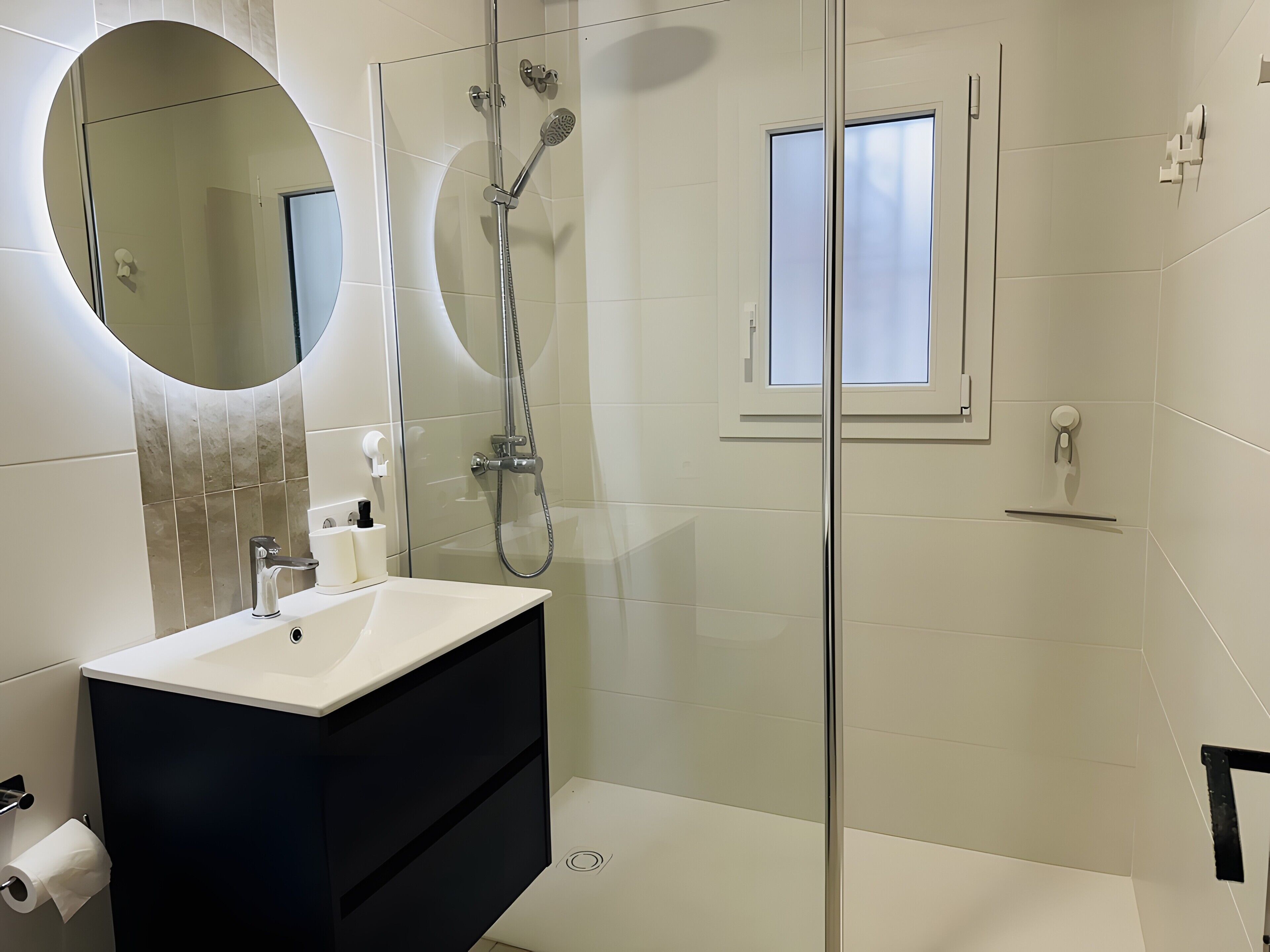 Shower, towels