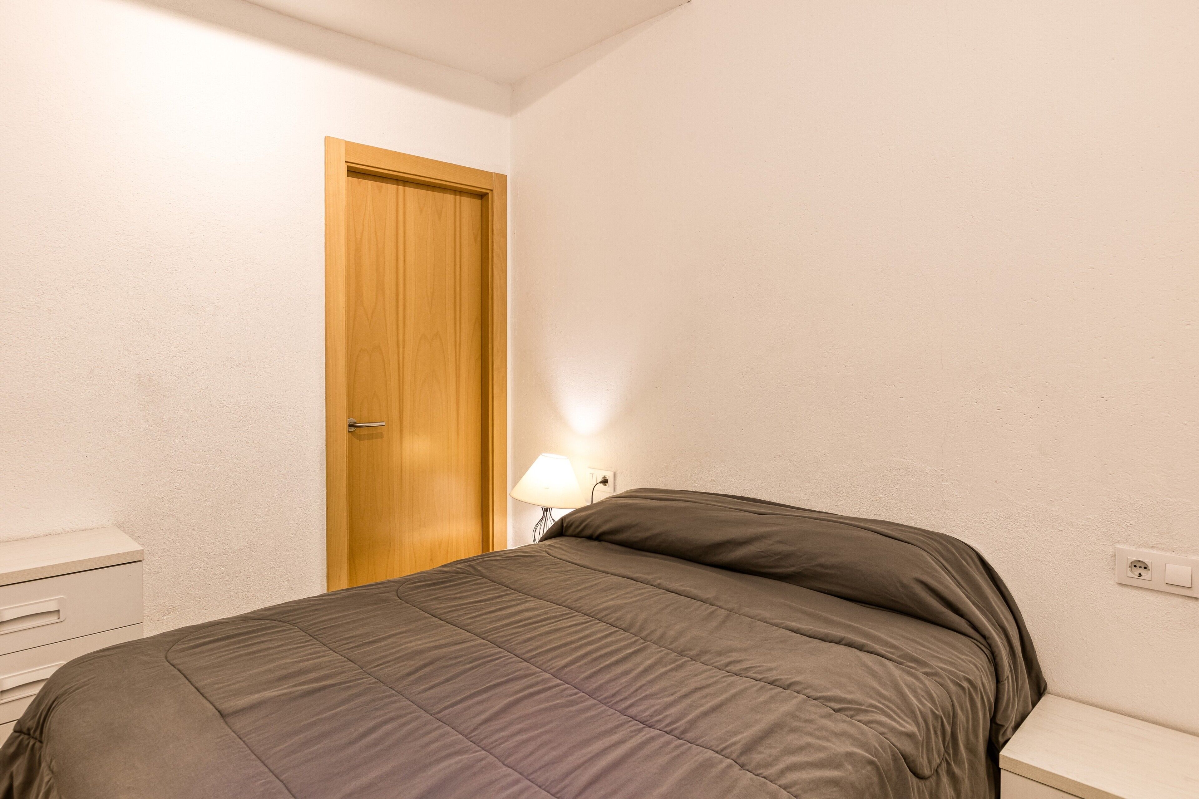 4 chambres, fer et planche à repasser, Wi-Fi gratuit, draps fournis