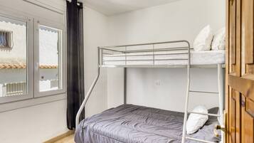 4 多间卧室、熨斗/熨衣板、免费 WiFi、床单