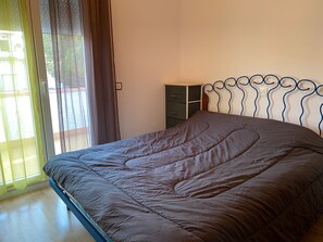 4 chambres, fer et planche à repasser, Wi-Fi gratuit, draps fournis