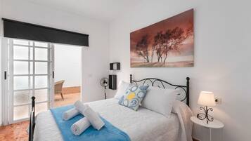 3 slaapkamers, een strijkplank/strijkijzer, beddengoed