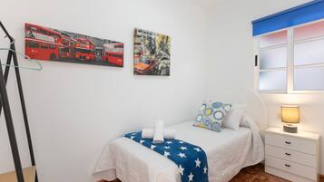 3 bedrooms, iron/ironing board, bed sheets
