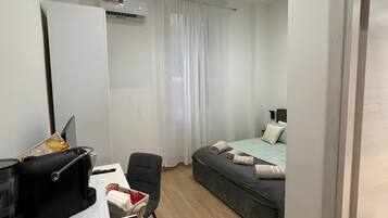 1 Schlafzimmer, BĂŒgeleisen/BĂŒgelbrett, kostenloses WLAN