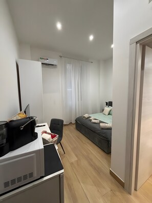 1 chambre, fer et planche à repasser, Wi-Fi gratuit