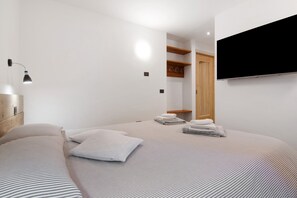 1 bedroom, free WiFi, bed sheets - Apartment 'Nadia' with Lake View, Private Terrace and Wi-Fi (Verceia)