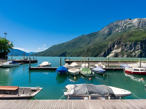 Apartment 'Nadia' with Lake View, Private Terrace and Wi-Fi