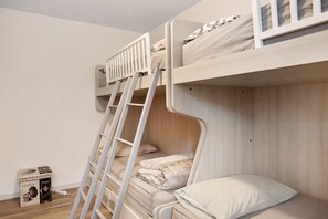 2 dormitorios, tabla de planchar con plancha, wifi y ropa de cama