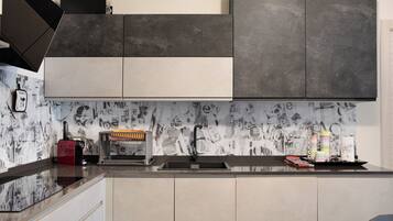Fridge, microwave, oven, stovetop