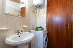 Douche, serviettes fournies