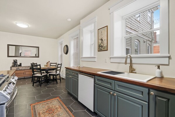 Microwave, oven, stovetop, dishwasher