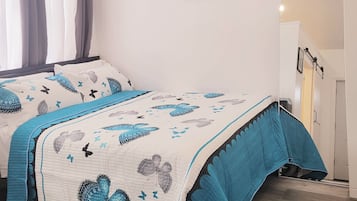Iron/ironing board, free WiFi, bed sheets