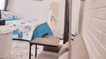 熨斗/熨衣板、免费 WiFi、床单