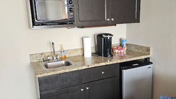Fridge, stovetop, cookware/dishes/utensils