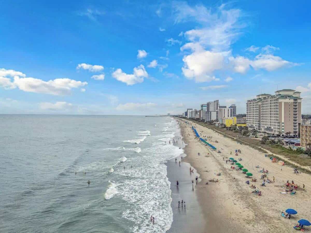 靠近海滩