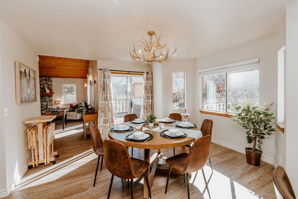 Dining - Pet Friendly Pickleball Paradise Hot Tub home with 2 Electric Scooters Ping Pong (Big Bear)