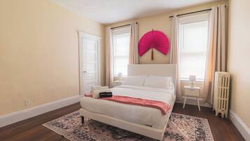 3 habitaciones, tabla de planchar con plancha, wifi y ropa de cama