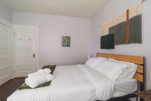 3 chambres, fer et planche à repasser, Wi-Fi, draps fournis