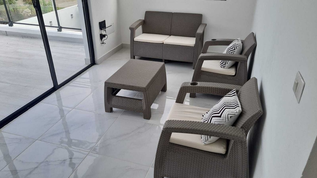 Family Friendly 3bedrooms Private Pool Total3 Full Baths And 2 Half - Punta Cana