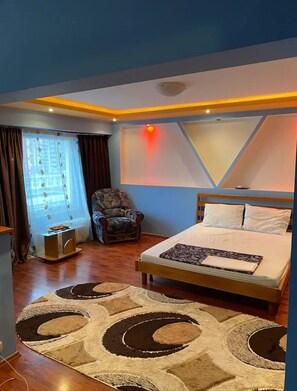 1 slaapkamer, een strijkplank/strijkijzer, wifi, beddengoed