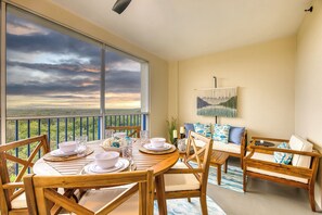 Dining - Renovated Oceanwalk Condo | Walk to Beach & Resort Amenities | Modern Coastal Retreat | OW4-402 (New Smyrna Beach)