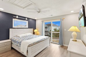6 bedrooms, free WiFi, bed sheets - Family Tides :  Beach, Pets, Hot Tub & Game Room (Corolla)