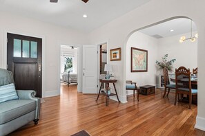 Smart TV, ping pong - Alphonse & Eskew | Firepit | Great Location (Fredericksburg)