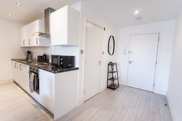 Fridge, microwave, oven, stovetop