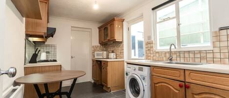 Micro-ondas, fogão, cooktop, torradeira