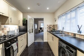 Køleskab, mikrobølgeovn, ovn, opvaskemaskine