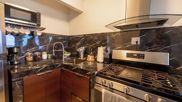 Microwave, oven, stovetop, cookware/dishes/utensils