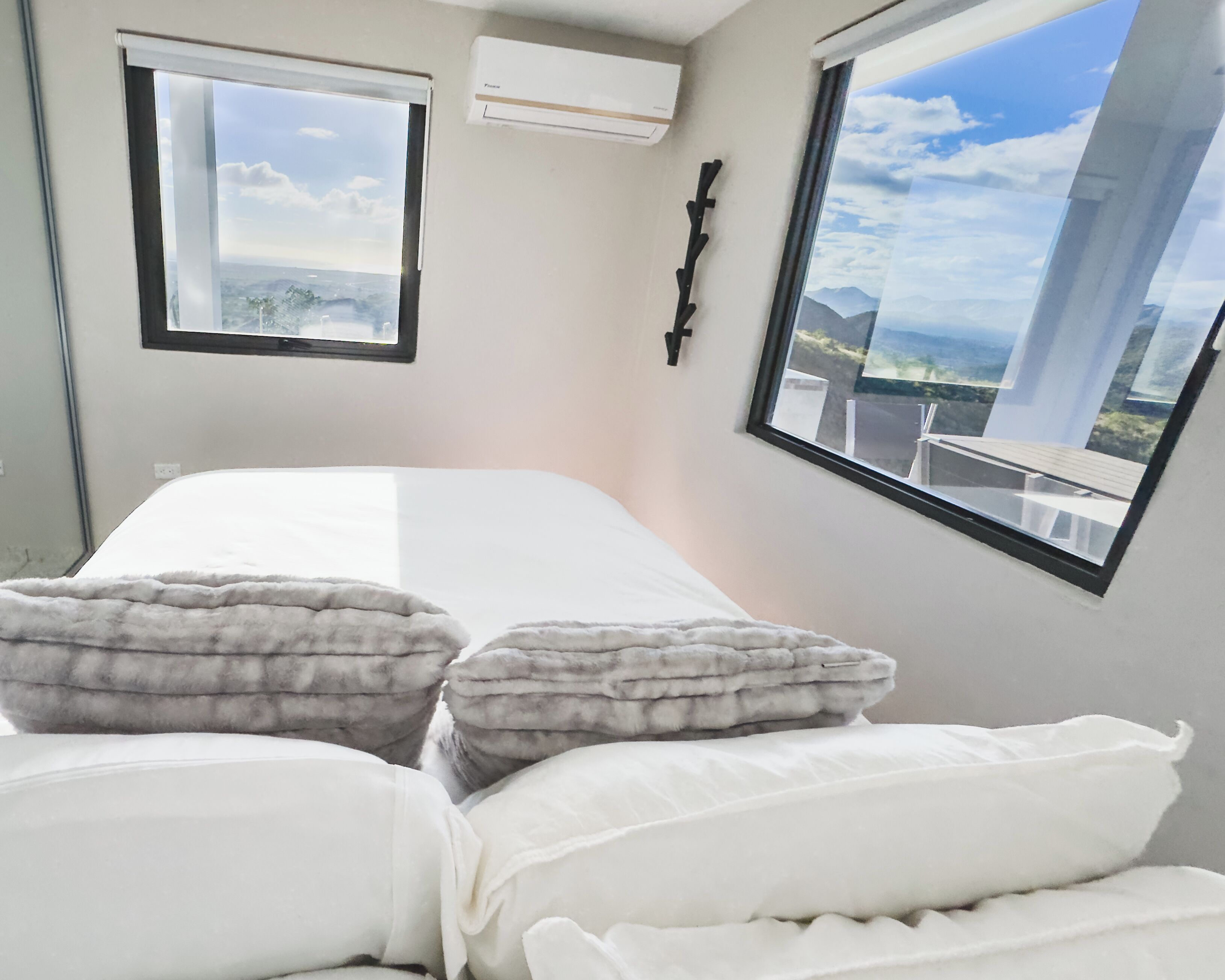 4 camere, una scrivania, ferro/asse da stiro, Wi-Fi