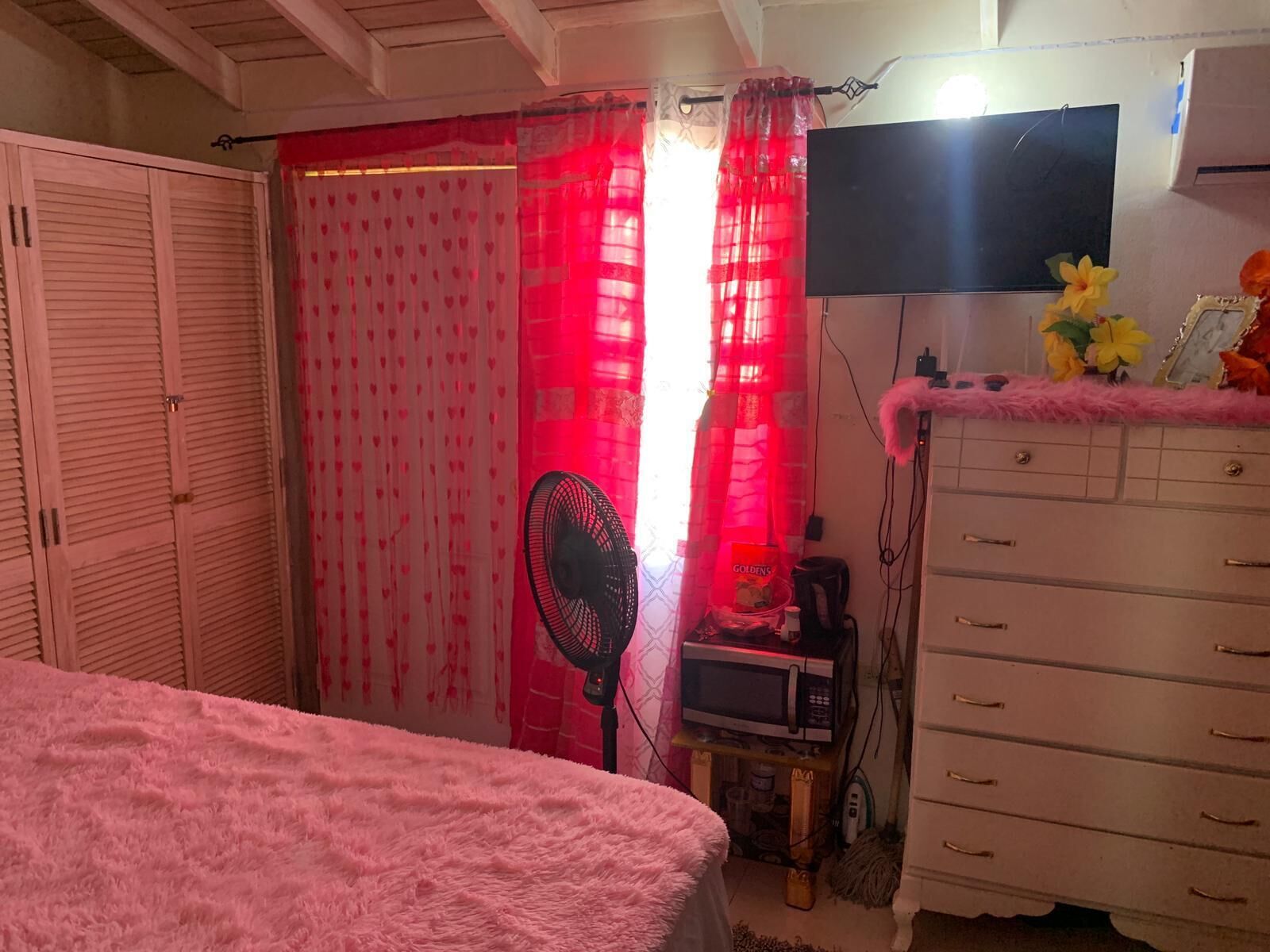 1 chambre, fer et planche à repasser, Wi-Fi, draps fournis