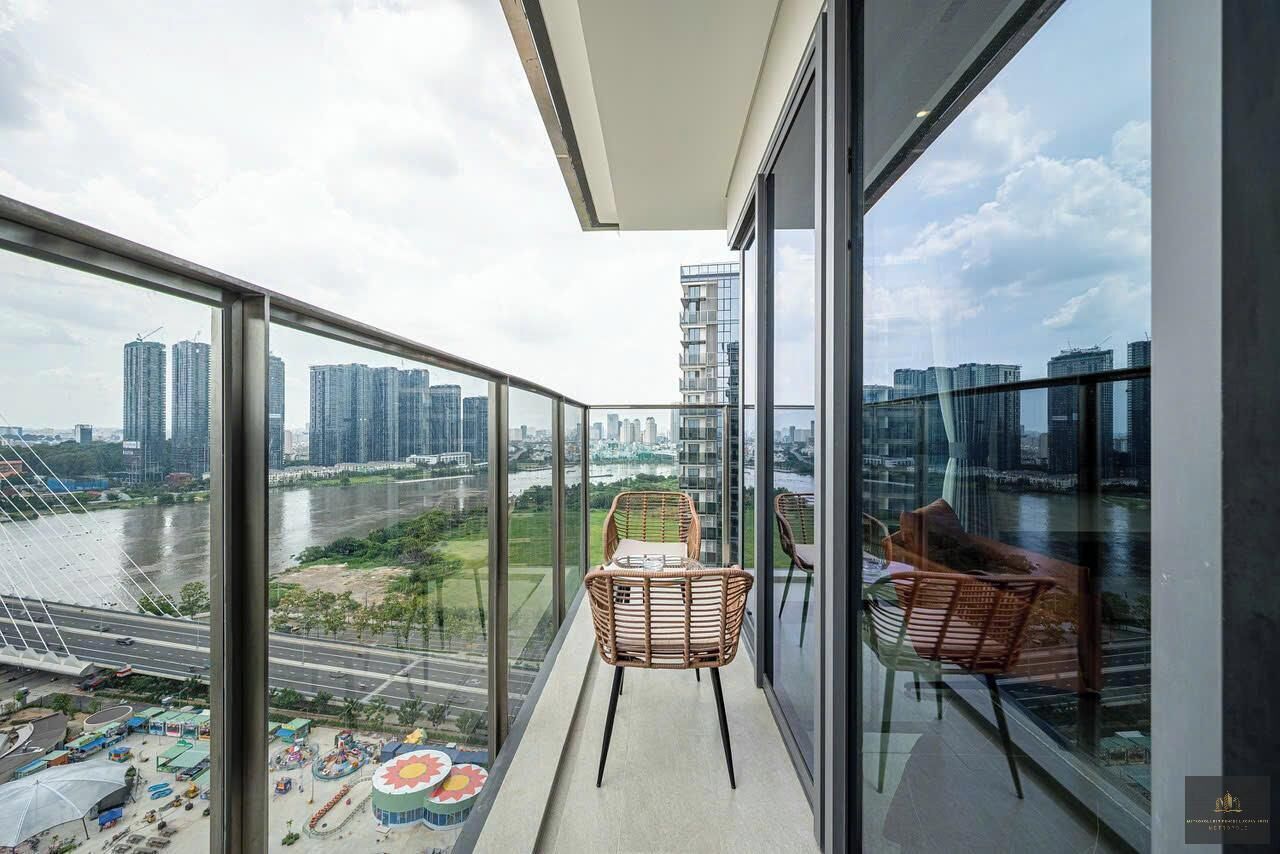 Panoraamahuoneisto, 3 makuuhuonetta, parveke, kaupunkinäköala | Terassi/patio