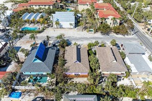 Exterior - The Magic Dolphin A, great Holmes Beach location, steps to gulf beaches (Holmes Beach)