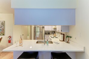 Fridge, microwave, dishwasher, coffee/tea maker