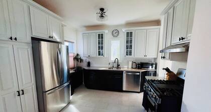DoWnToWn HoUsE / 3min WALK to TrainSTATION & facilities / Clean-Spacious-Quiet