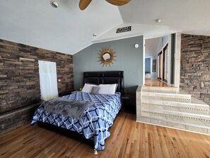 3 chambres, fer et planche à repasser, Wi-Fi, draps fournis