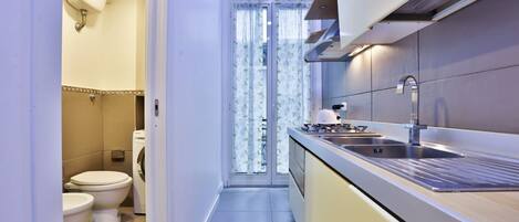 Réfrigérateur, four, plaque de cuisson, lave-vaisselle