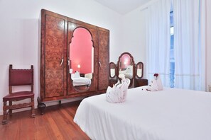 2 chambres, fer et planche à repasser, Wi-Fi, draps fournis