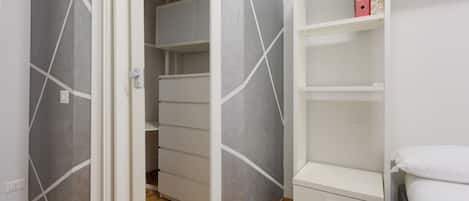 1 chambre, fer et planche Ă repasser, Wi-Fi, draps fournis