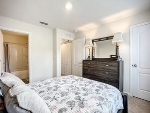 2 bedrooms, WiFi, bed sheets - Charming 2-bedroom townhome in beautiful Jacksonville near beach and downtown. (Jacksonville)