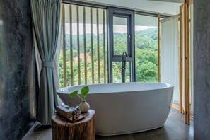 Basic Double Room, Patio | Bathroom | Hair dryer, bathrobes, slippers, towels - Changtai Fruit Hostel (Zhangzhou)