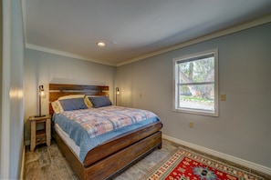 2 bedrooms, iron/ironing board, free WiFi, bed sheets